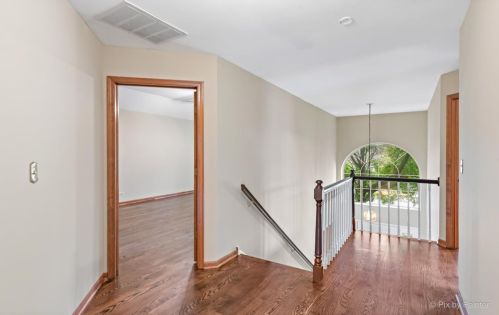 1210 Easton Dr, Carol Stream IL  60188-4817 exterior