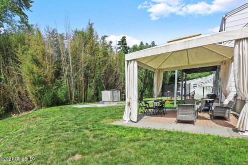 99 Monica Rd, Greenwich CT  06831-5024 exterior