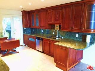 3366 Scadlock Ln, Van Nuys CA  91403-4915 exterior