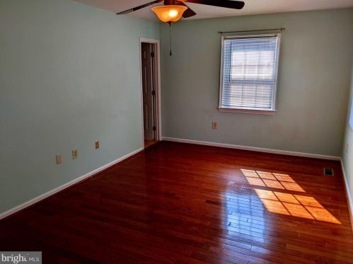 8069 Powderbrook Ln, Springfield VA  22153-2927 exterior