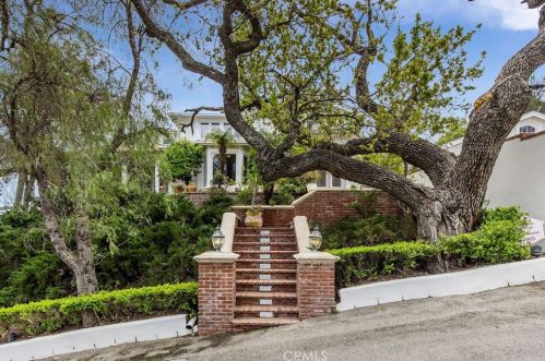 24965 Kit Carson Rd, Calabasas, CA 91302-1135