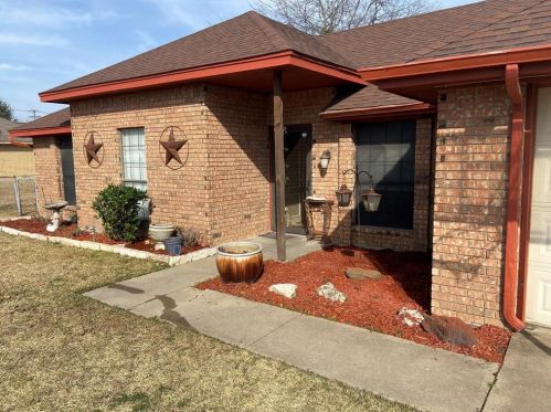 107 Tracy Dr, Waxahachie, TX 75165-6454