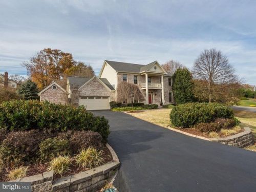 8810 Hampton Station Ct, Lorton, VA 22079-3200