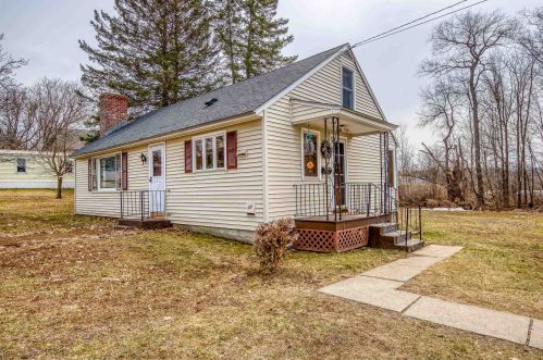 17 Prospect St, Carroll, NH 03598-3048
