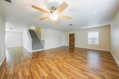 386 Siebert Dr, Uhland TX  78640-5085 exterior