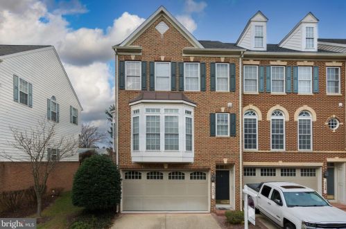 512 Seaton Square Dr, Silver Spring, MD 20901-4555