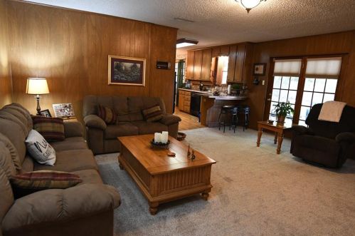 8109 Newman Dr, Fort Worth, TX 76180-4728