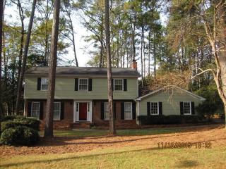4657 Kellogg Dr, Lilburn, GA 30047-4407