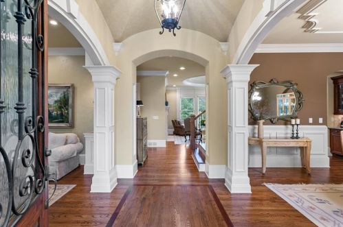 5850 Garber Dr, Atlanta GA  30328-5151 exterior