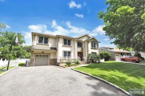 123 Hirschfield Pl, N Milford, NJ 07646-1132