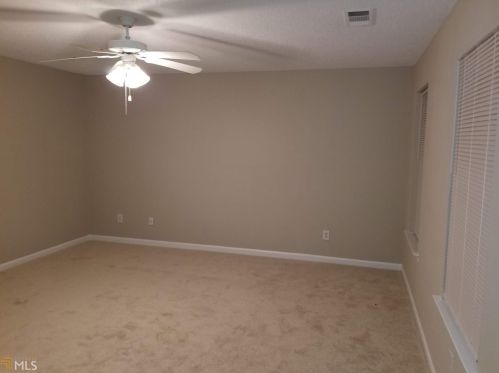 6026 Creekerton Blvd, Mcdonough GA  30252-1001 exterior