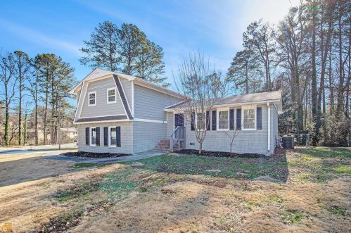 2459 Windmere Dr, Norcross, GA 30071-4384