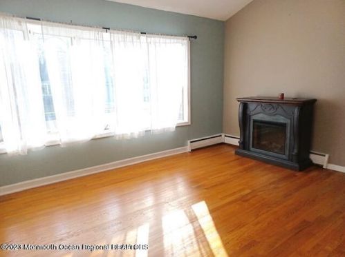 32 Eisele Ave, Tinton Falls NJ  07712-4174 exterior