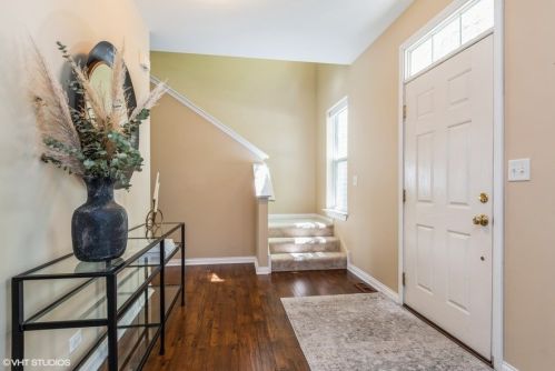 318 Kensington Dr, Oswego, IL 60543-8371
