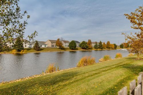 158 Fieldcrest Dr, Hanover Park, IL 60103-1341