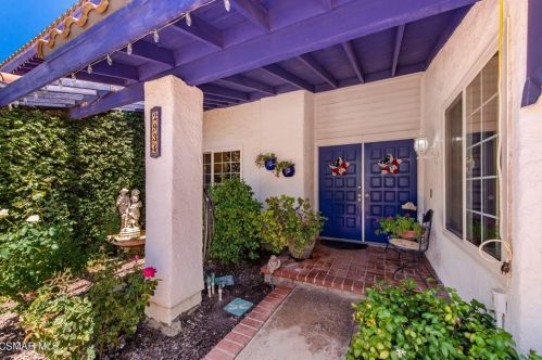 2934 Chumash Ave, Simi Valley, CA 93063-2039
