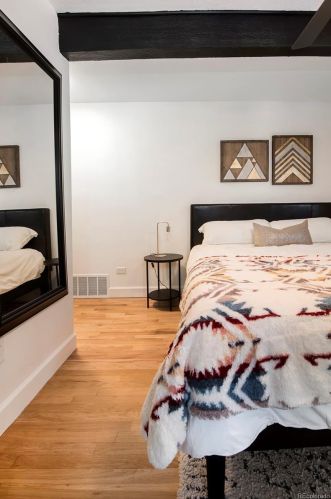 2079 Krameria St, Denver CO  80207-3928 exterior