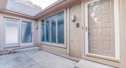 12724 Cambridge Ln, Shawnee Mission, KS 66209-1612