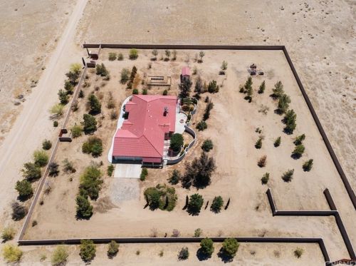 8344 Avenue, Lancaster CA  93536-8787 exterior