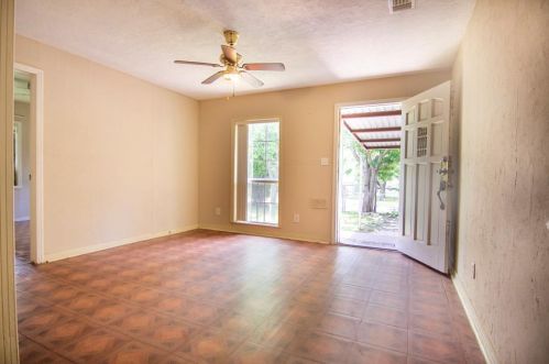 713 Bradley St, Fort Worth, TX 76103-3713