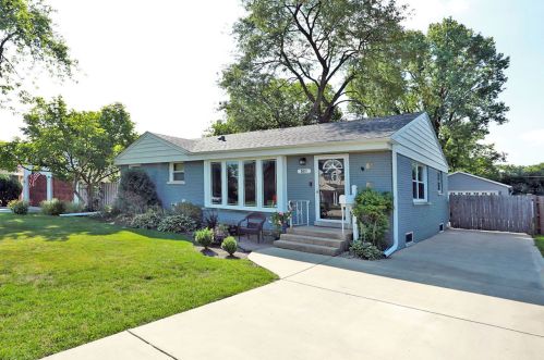 2419 Robincrest Ln, Glenview, IL 60025-4114