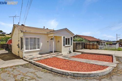 17224 President Dr, Hayward, CA 94546-3843