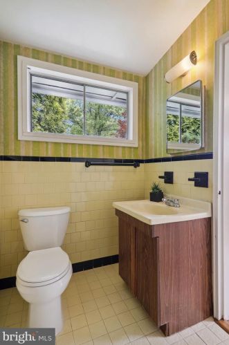 2205 Richland Pl, Silver Spring MD 20910-2331 exterior