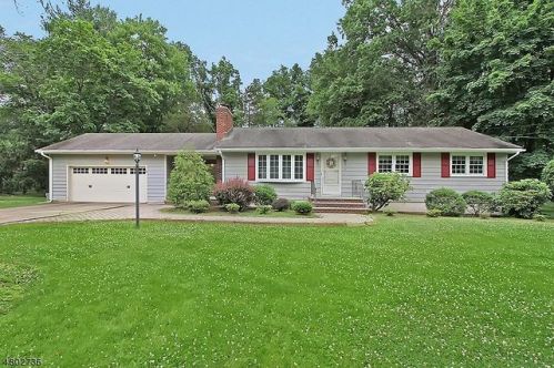 76 Highland Ave, Bridgewater, NJ 08807-1730