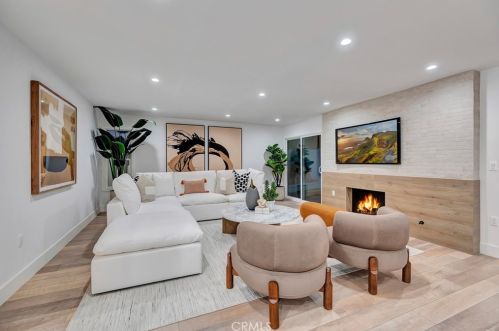 5892 Bellfield Ln, Huntington Beach CA  92648-1041 exterior