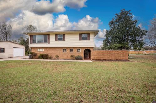 108 Horseshoe Dr, Warner Robins, GA 31093-6626