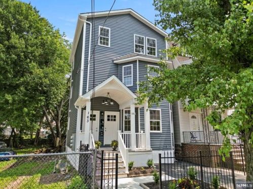 163 9th St, Newark, NJ 07107-1743