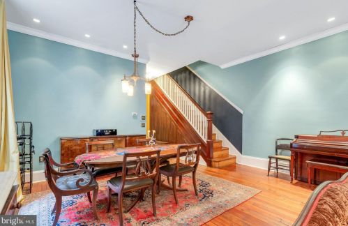 430 42 St, Philadelphia PA 19104-0044 exterior