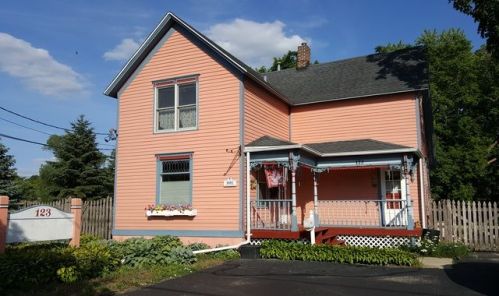 123 Harrison St, Barrington Hills, IL 60102
