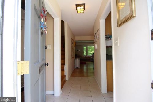 7676 Tiverton Dr, Springfield VA  22152-2018 exterior