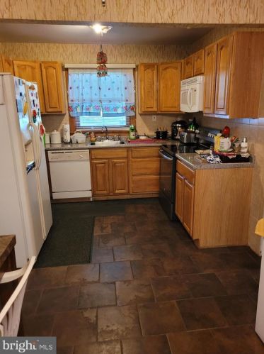 9 Traynor Ln, Willingboro, NJ 08046-3804