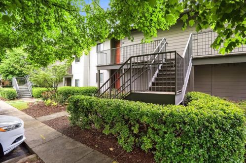 36 Finch Trl, Atlanta GA  30308-2419 exterior