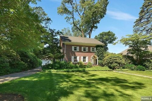 722 Upper Blvd, Ridgewood, NJ 07450-1125
