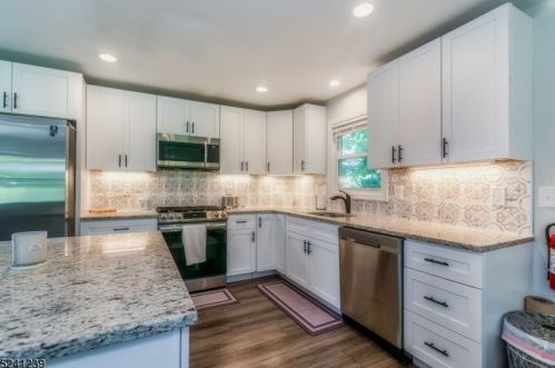 14 Linda Ln, Fredon, NJ 07860-2717