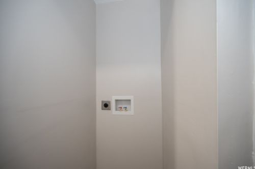 2146 Westfield Cir, Taylorsville UT 84084-4222 exterior