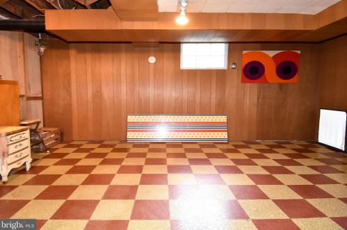 2013 Glen Ross Rd, Silver Spring MD 20910-2125 exterior