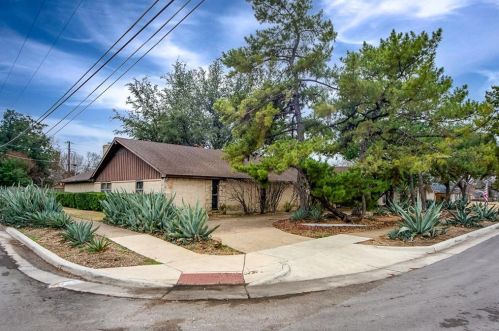 4048 Allencrest Ln, Dallas TX  75244-7203 exterior