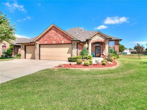 531 Alamo Court Way, Mustang, OK 73064-3629