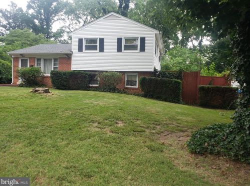 1808 Warren Dr, Woodbridge, VA 22191-2421