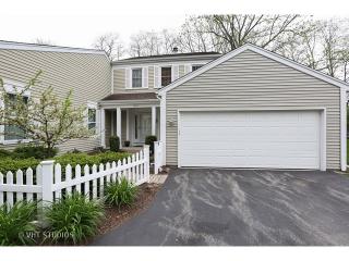 1079 Devonshire Ave, Naperville, IL 60540-6271