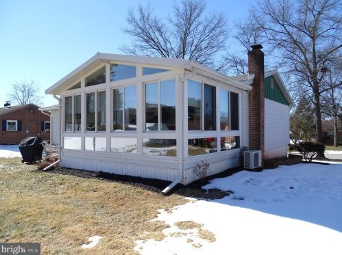 2340 Sycamore Rd, York, PA 17408-4132