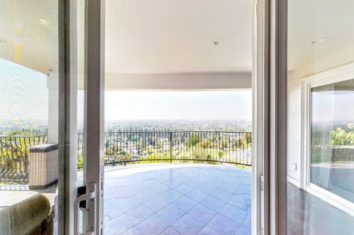 11832 Cir Dr, Whittier CA 90601-2352 exterior