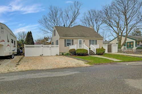 1215 Chadwick Ct, Point Pleasant Beach, NJ 08742-4033