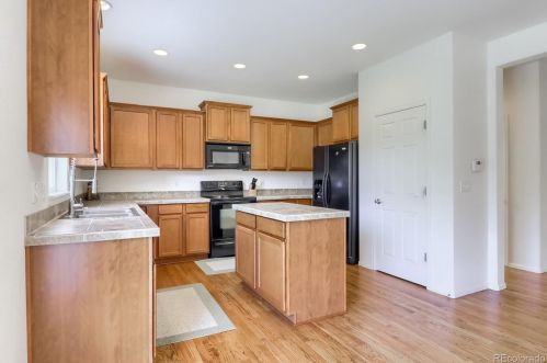 25028 Canal Pl, Aurora CO 80018-1627 exterior