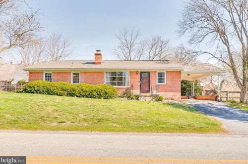 57 Minden St, Shepherdstown, WV 25443-4720