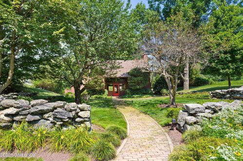 9 Lyon Farm Dr, Greenwich CT  06831-4309 exterior